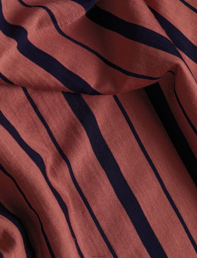 הַלבָּשָׁה Icebreaker חולצת טריקו עם שרוולים קצרים בגל מרינו ענבים/צי חצות נשים 42N8VN922